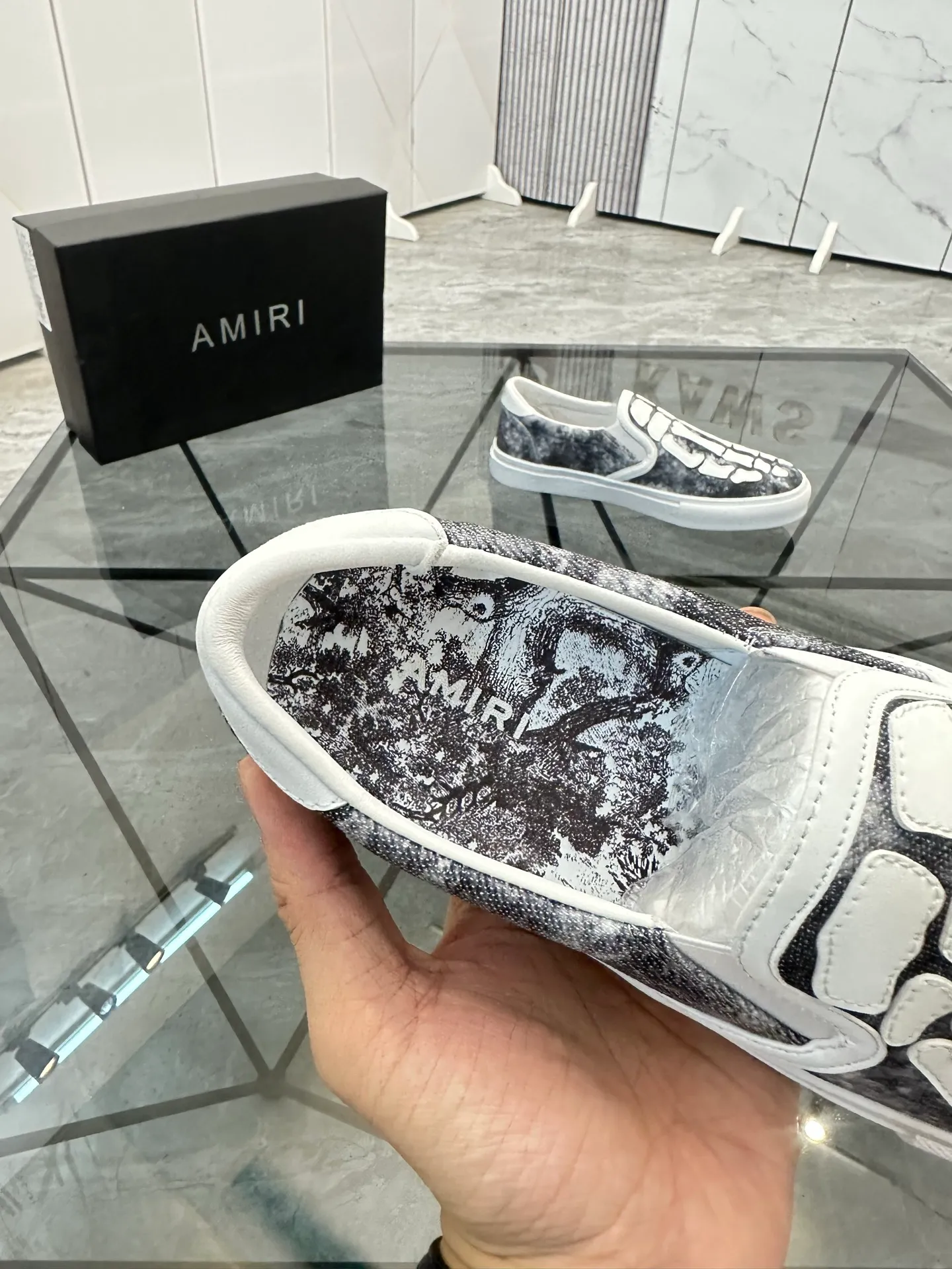 Men's shoes for sale 💰: 💰P420¥ Product trademark: AMIRI*「EMIR*] slip-on Regular size: 38-44 (can be customized to 37.45.46) Product materials: Upper imported original fabric spliced ​​cowhide, breathable lining, original outsole. No.: 1023